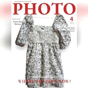 American Eagle Outfitters Black and White Puff Sleeve Smocked Top Size Small